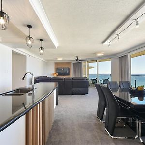 Premium Two-Bedroom Apartment Ocean View